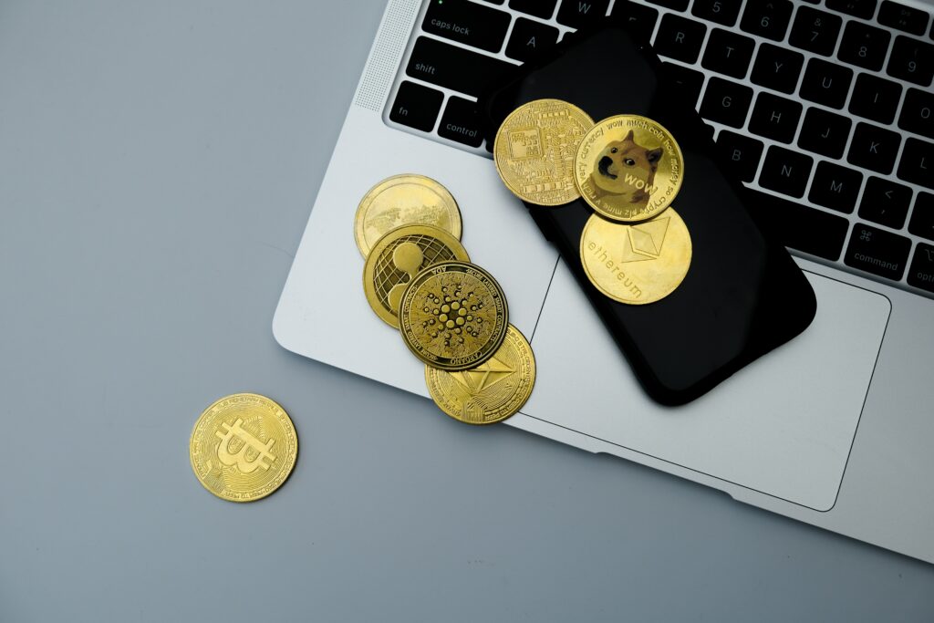 Illustration showing tech gadgets, money icons, and online growth to represent tech-based side hustles in 2025