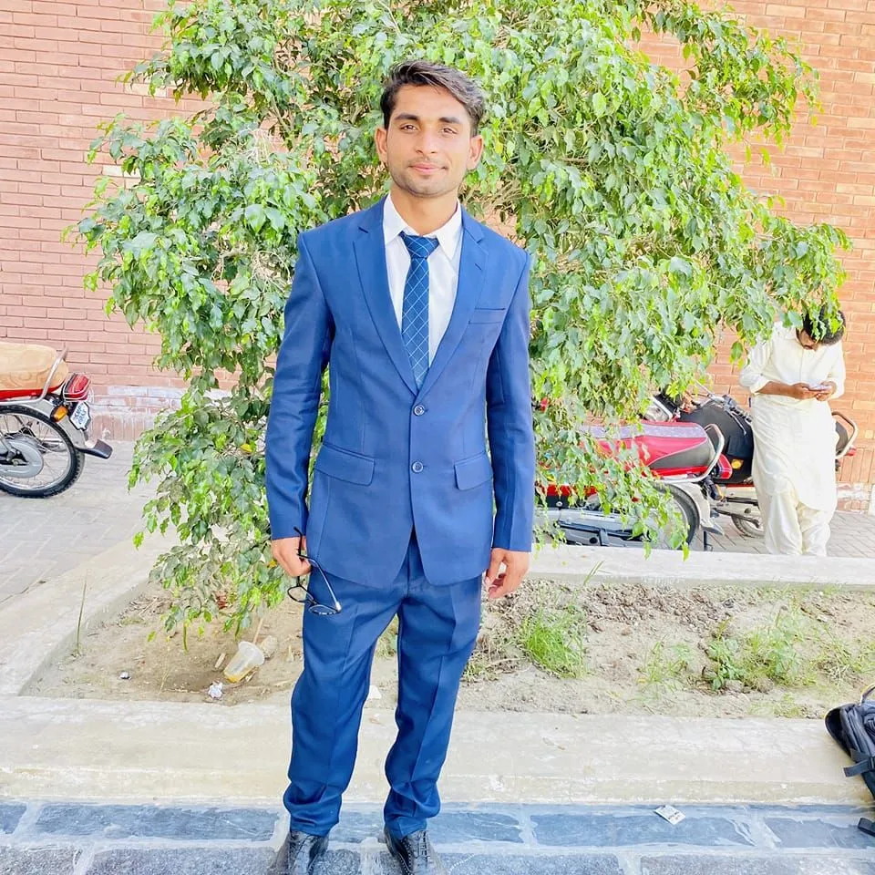 Someone taking a picture of Founder of fabTechy